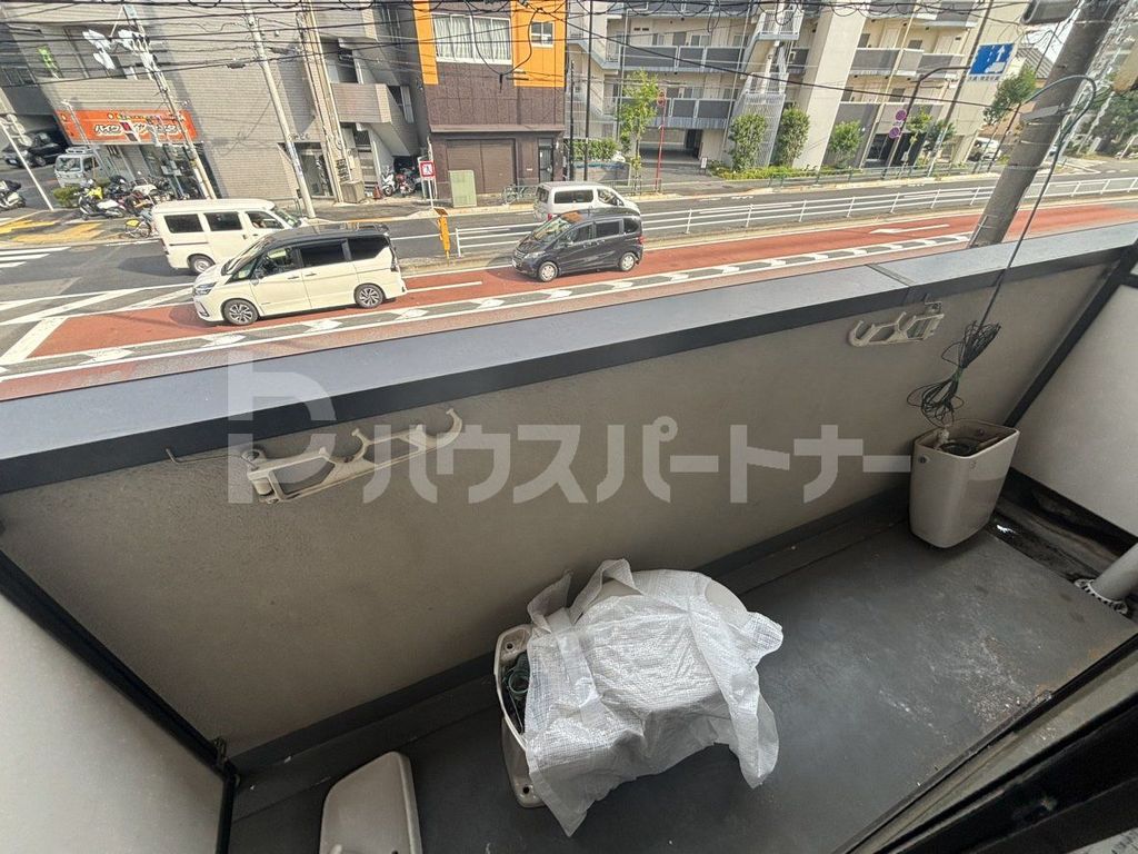 バルコニー　リフォーム中です。