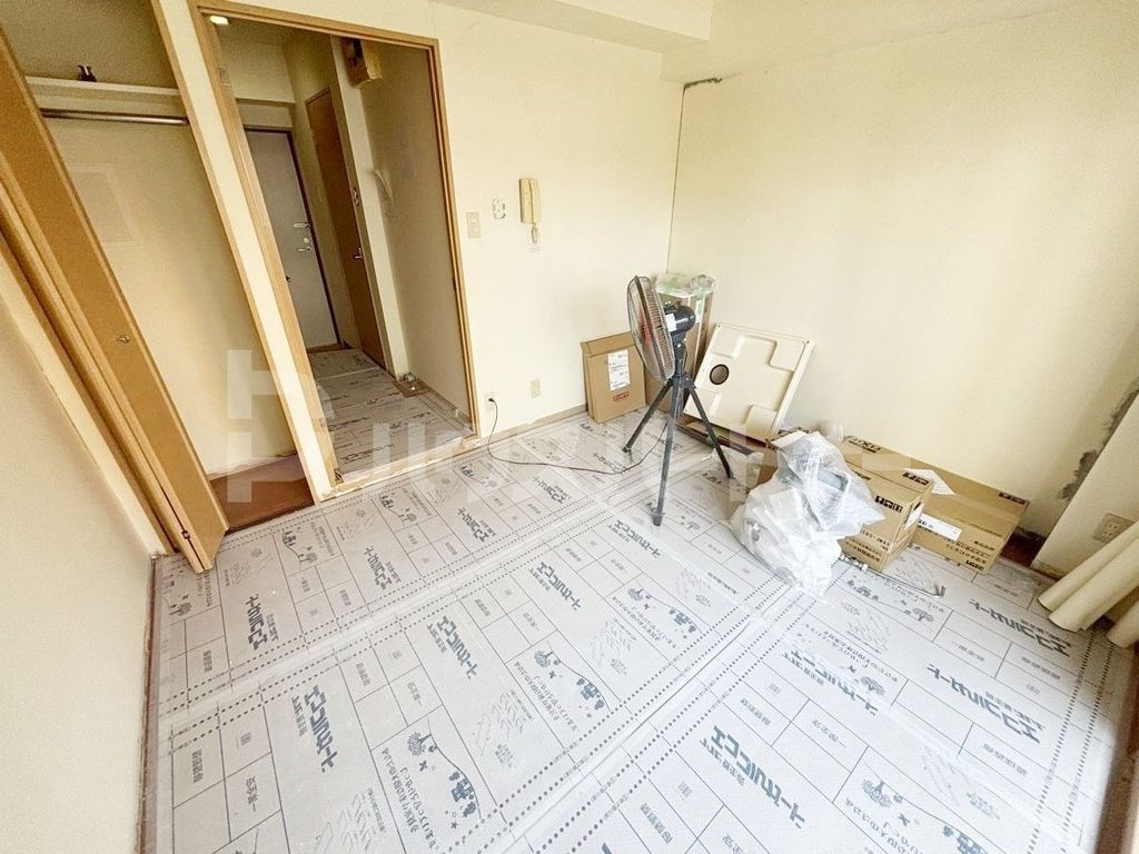 居室・リビング　リフォーム中です。