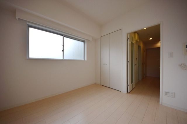 居室・リビング　リビング窓付き