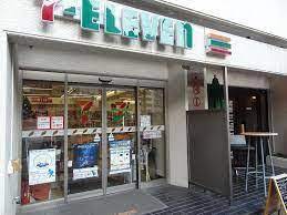 コンビニ　セブンイレブン 北参道駅前店（コンビニ）まで417m