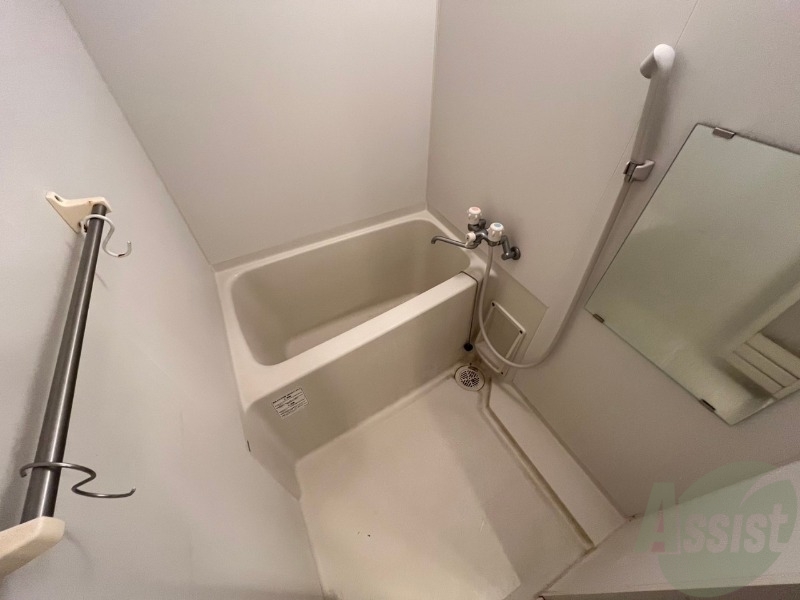 バス・シャワールーム　お風呂になります。一日の疲れを癒してくださいね。