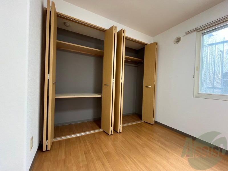 収納　寝室のクローゼットにたくさん収納出来ますね！