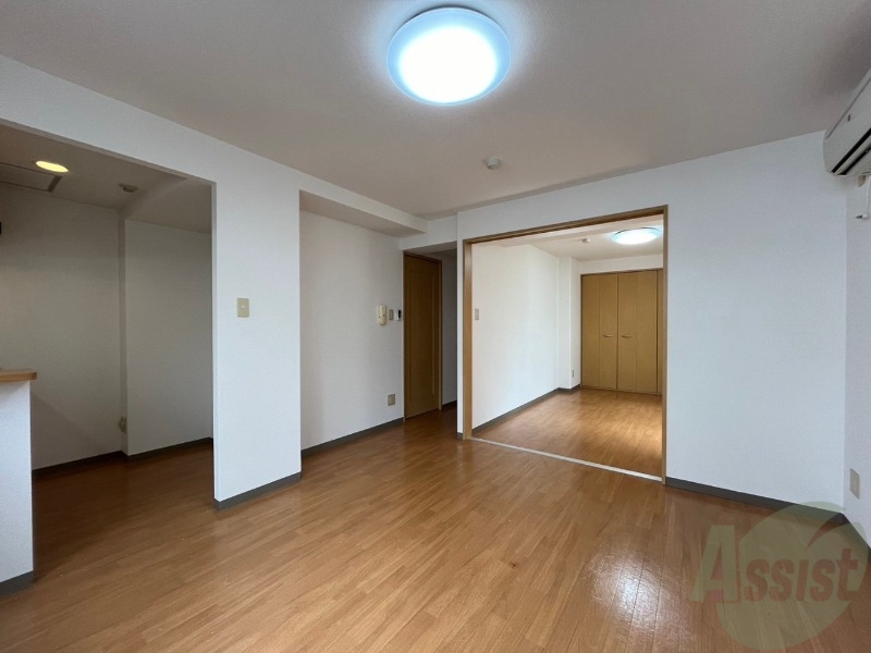 居室・リビング　広くてきれいなリビングです！快適に過ごせそうですね。