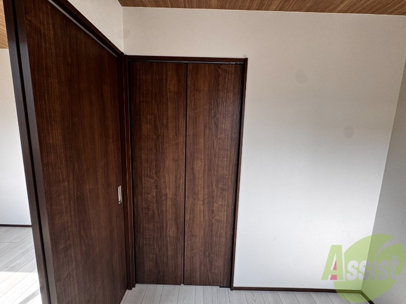 収納　こちらは収納です。とても大きな収納スペースがあります。