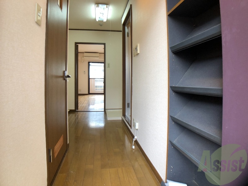 玄関　玄関からの様子を撮影してみました。動線になります。