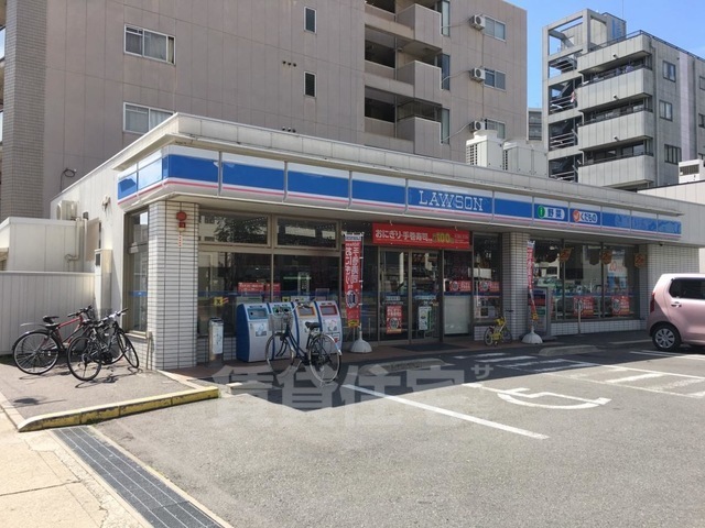 コンビニ　ローソン　千代田一丁目店（コンビニ）まで243m