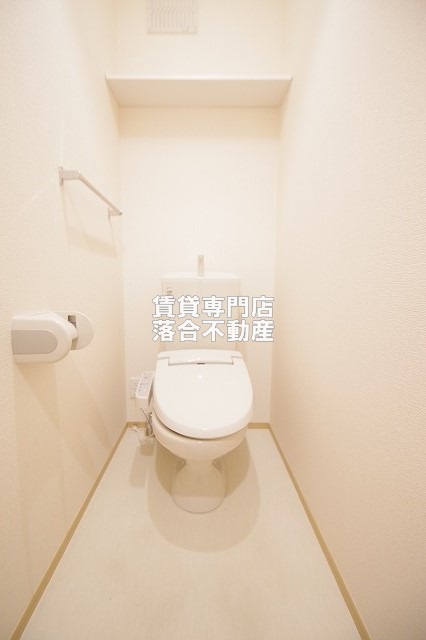 トイレ　温水洗浄暖房便座付き