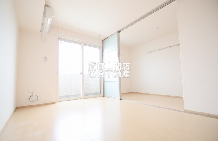 居室・リビング　明るくて広々としたお部屋♪