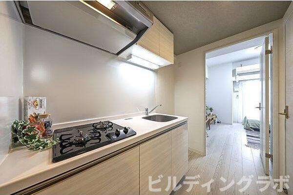 キッチン　モデルルームの為、家具小物等はつきません。