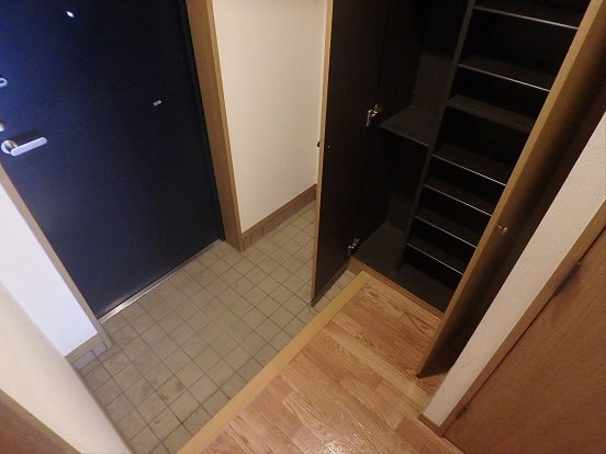 玄関　別号室の参考写真です。