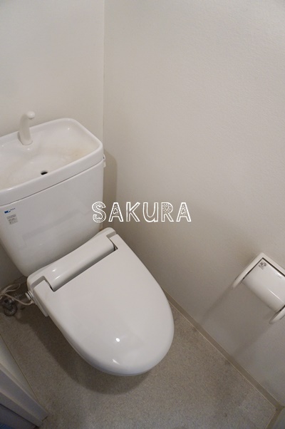 トイレ　嬉しい温水洗浄便座♪