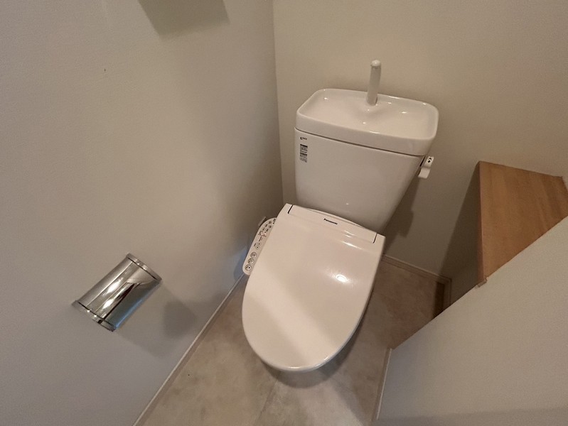 トイレ　※２０６号室の写真です。