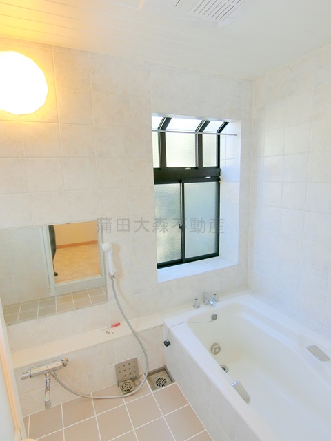 バス・シャワールーム　風呂　浴槽乾燥機、追い焚き機能付きバス