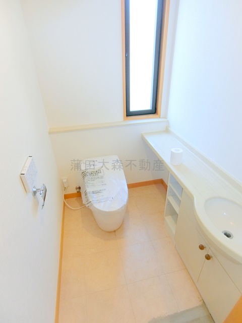 トイレ　温水洗浄便座付きトイレ