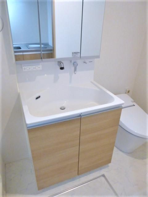 洗面設備　※全て別号室のお写真。内装等参考にしてください。