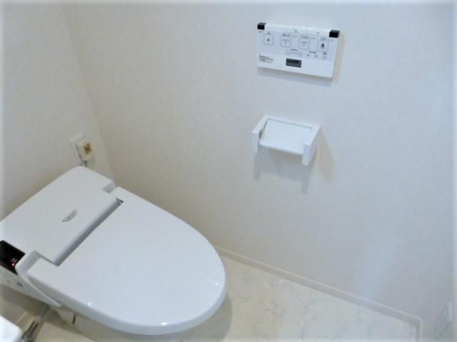 トイレ　※全て別号室のお写真。内装等参考にしてください。