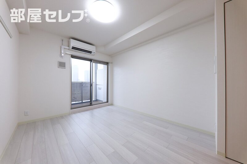 居室・リビング　１２０５号室写真