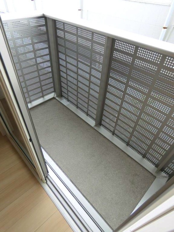 バルコニー　図面と現状に相違がある場合には現状を優先