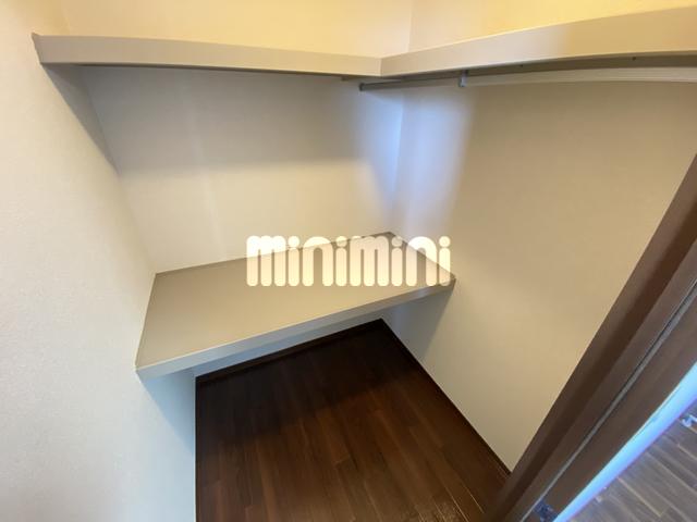 収納　ウォークインクローゼットはうれしいですね。