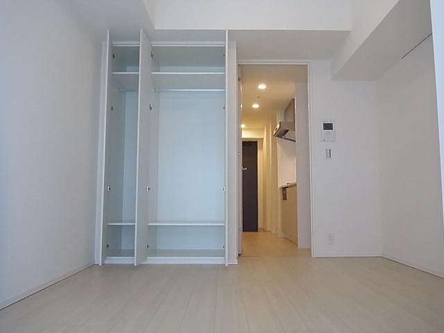 居室・リビング　明るい居室