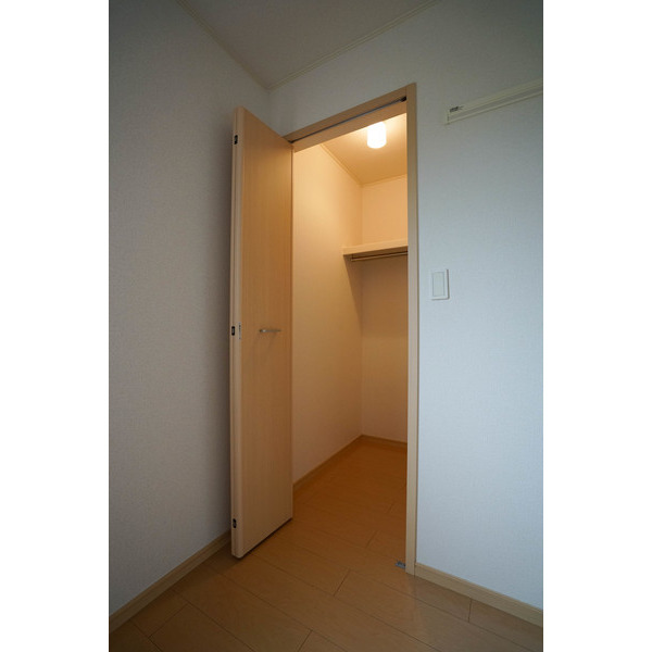 収納　同じ建物の別の部屋