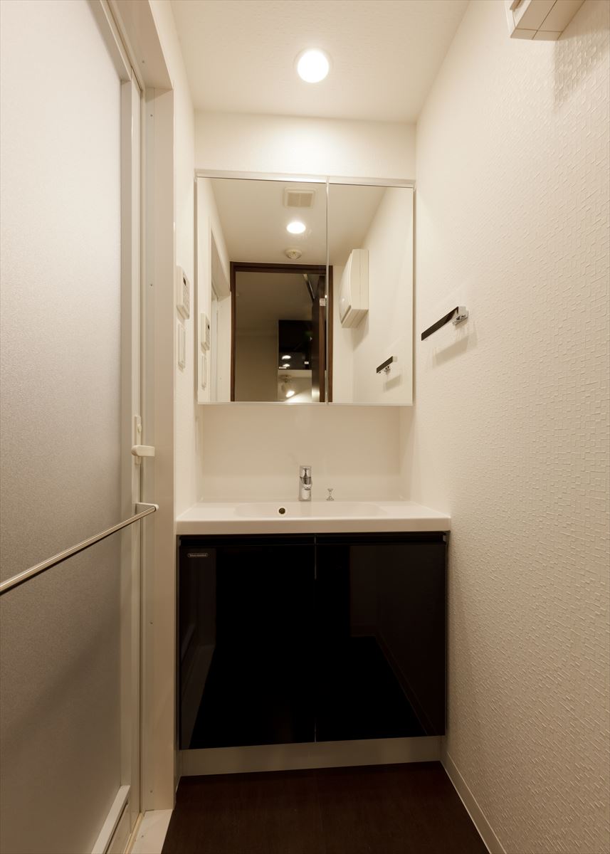 洗面設備　広い洗面スペース