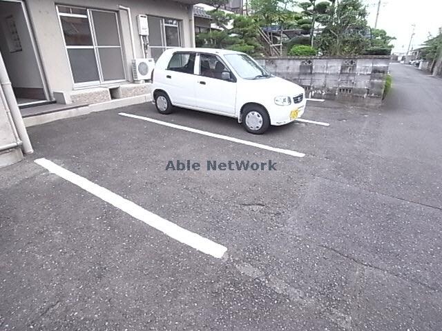 駐車場　駐車場