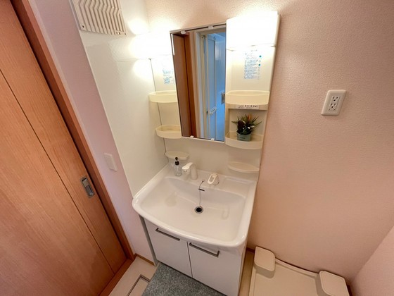 洗面設備　※別部屋の写真です