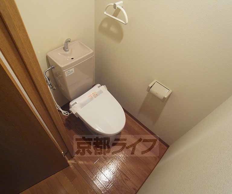 トイレ　ウォシュレット付いてます！