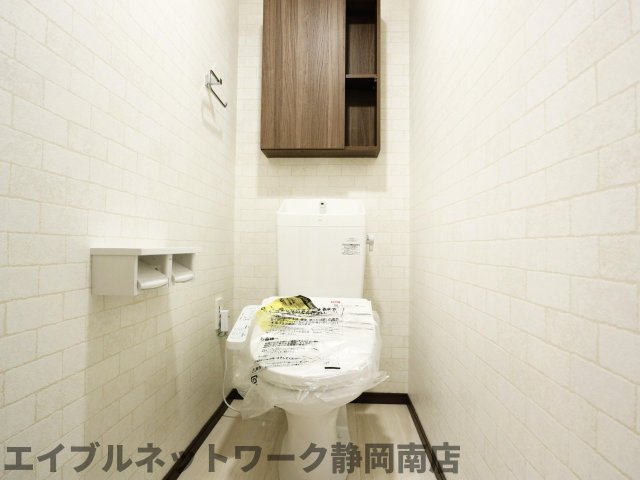 トイレ　落ち着いたトイレです