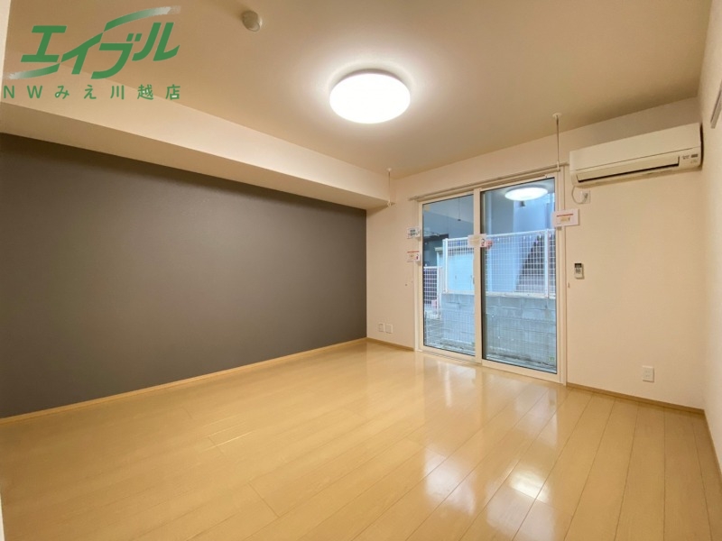 居室・リビング　同型参考写真