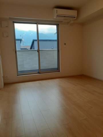 居室・リビング　明るいリビングです☆