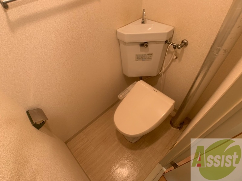 トイレ　こちらはトイレです。清潔感があり、安心して使用できます。