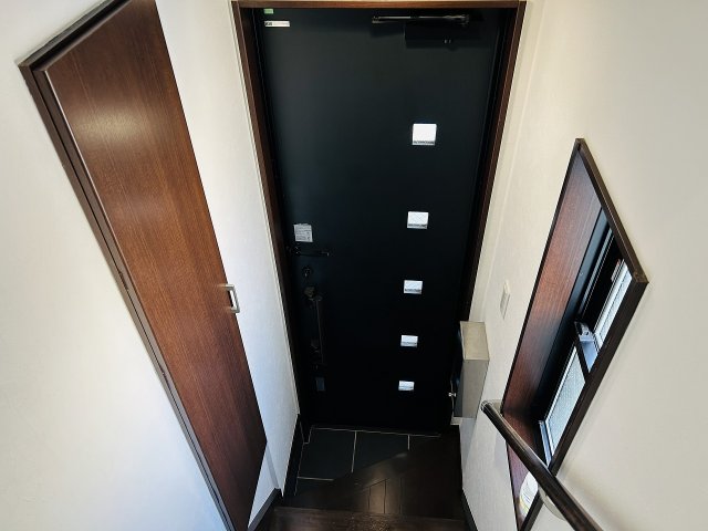 玄関　※写真は類似です