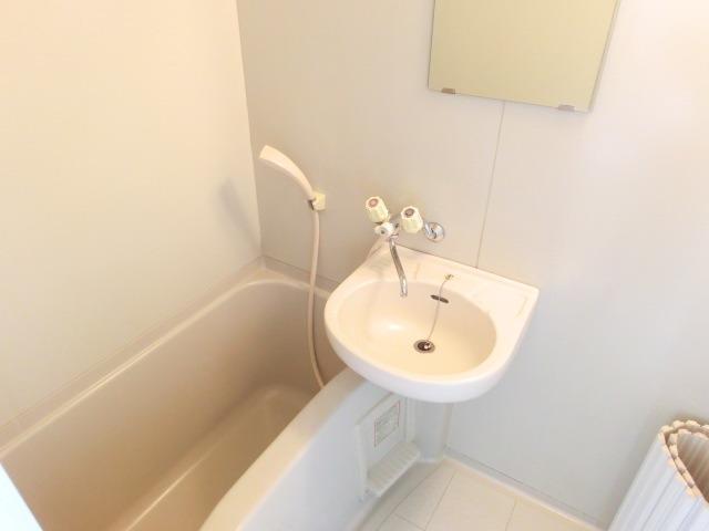 バス・シャワールーム　日々の疲れを癒すお風呂付です