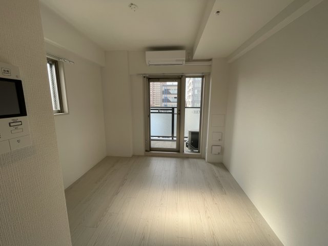 居室・リビング　同マンション反転イプを表示しています