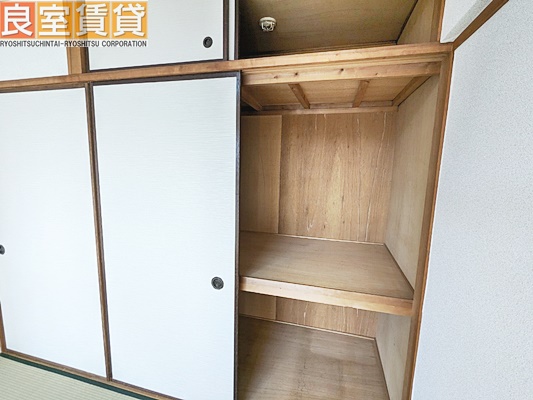 収納　押入れ