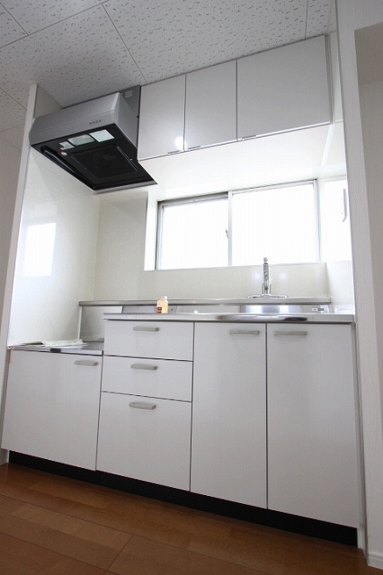 キッチン　同物件別号室