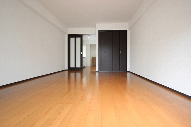 居室・リビング　同物件別号室