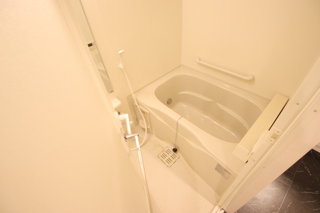 バス・シャワールーム　※別室の参考写真の為、現況優先です。