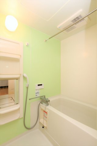 バス・シャワールーム　参考写真（同物件別部屋）