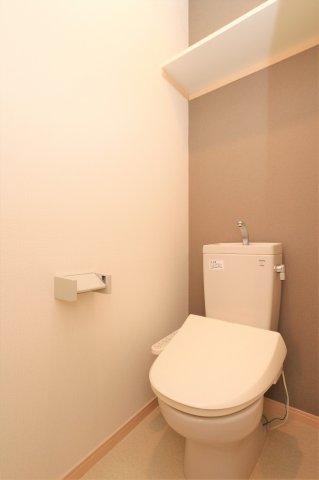 トイレ　参考写真（同物件別部屋）