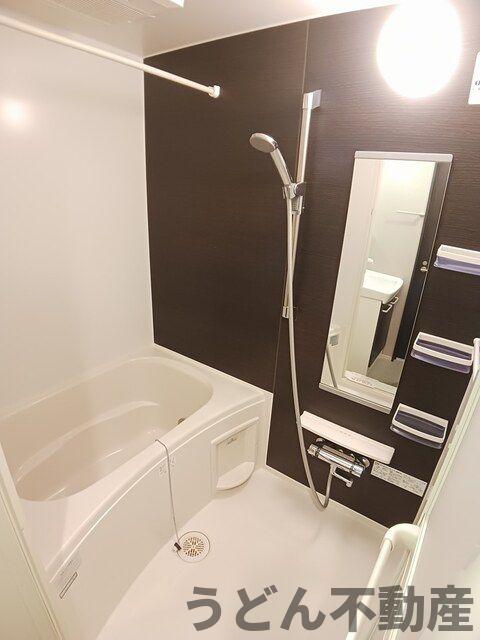 バス・シャワールーム　うどん県のお部屋探しはうどん不動産へ うどんちゃんとLINE
