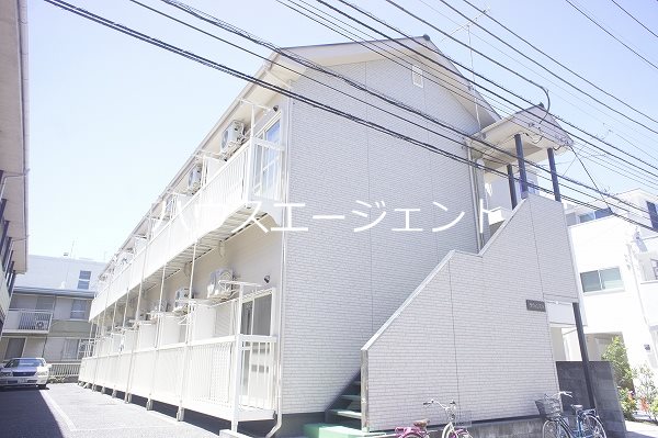 建物外観　南向きで日当たりの良いアパートです。