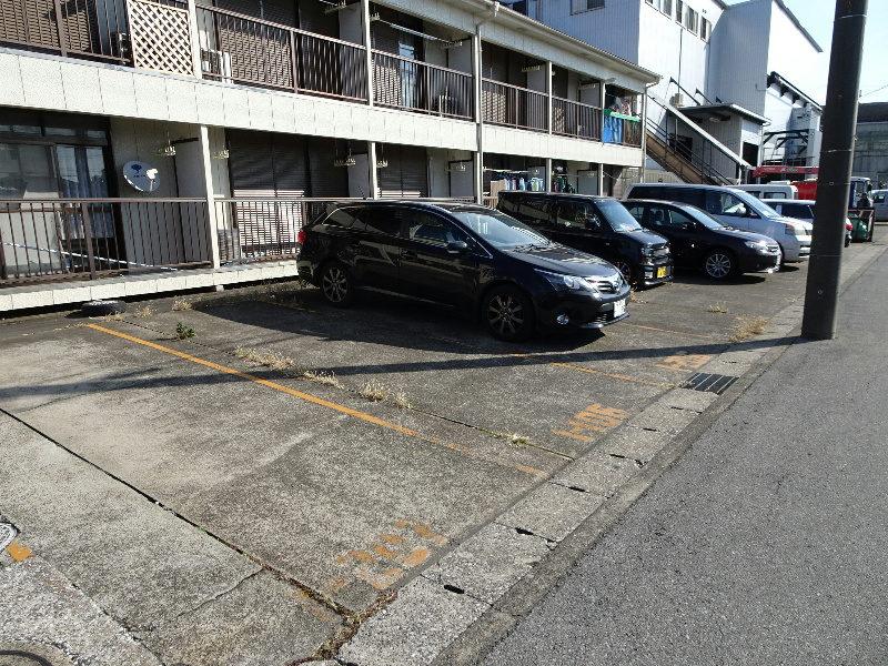 駐車場　駐車場