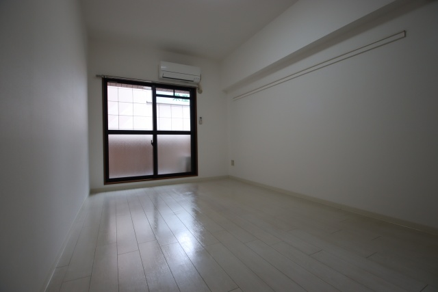 居室・リビング　※別室の参考写真の為、現況優先です。