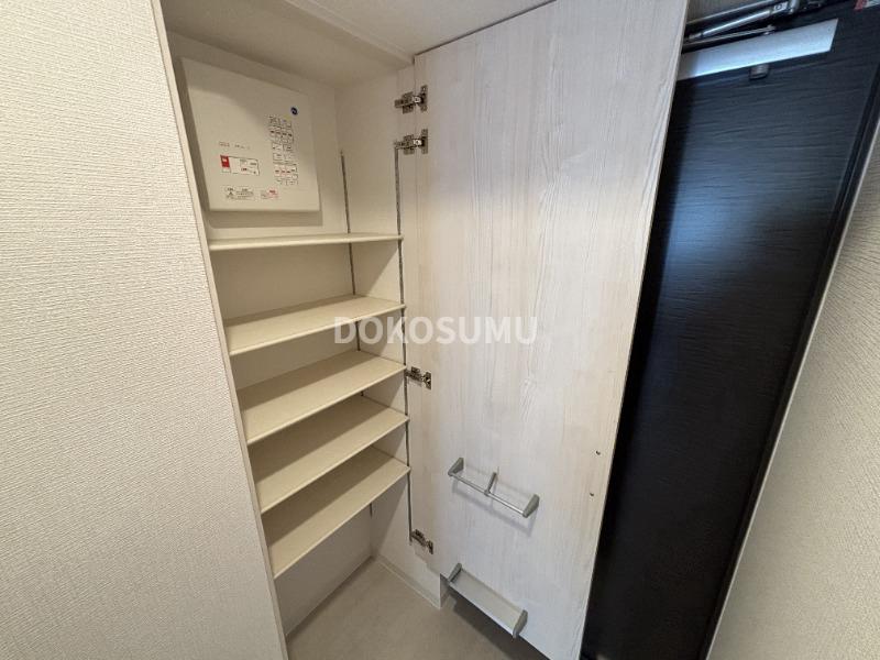 玄関　住まいの顔として相応しい、気品とゆとりのあるエントランス。