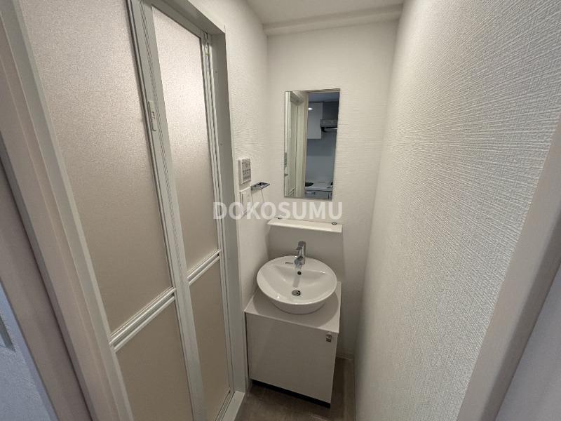 洗面設備　忙しい朝もスムーズに。使いやすさを追求した清潔な洗面空間。