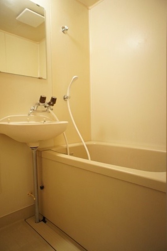 バス・シャワールーム　図面と現状に相違がある場合には現状を優先