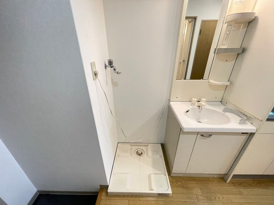 洗面設備　※他号室の写真です。